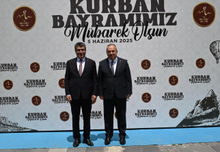 Rektör Aktekin İl Protokolü ve Vatandaşlarla Bayramlaştı
