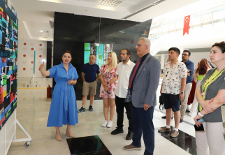 NEVÜ'de "Katmanlar" Sergisi Sanatseverlerle Buluştu