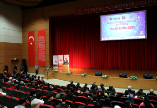Rektör Aktekin, Nevşehir Bilim ve Teknoloji Festivali’nde “Küresel Çağda Eğitimde Dönüşüm” Üzerine Konuştu