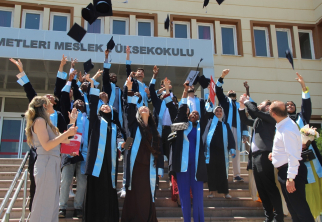 NEVÜ TÖMER'de Uluslararası Öğrenciler Mezuniyet Sevinci Yaşadı